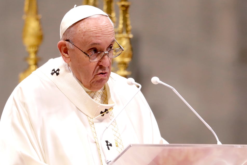 Papst Franziskus (84).