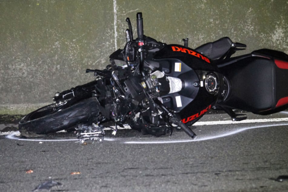 Unfall A66: Suzuki-Fahrer stürzt und wird von mehreren Autos überrollt: Biker sofort tot!