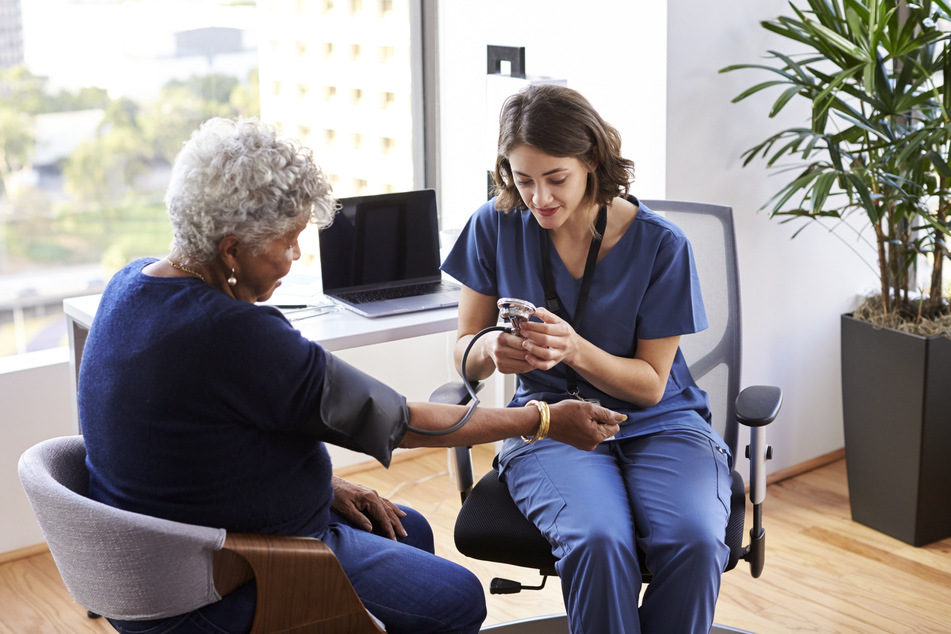 Eine professionelle Beratung ist vor jeder Therapie empfehlenswert. Das trifft auch auf die Atemtherapie zu. (Symbolbild)