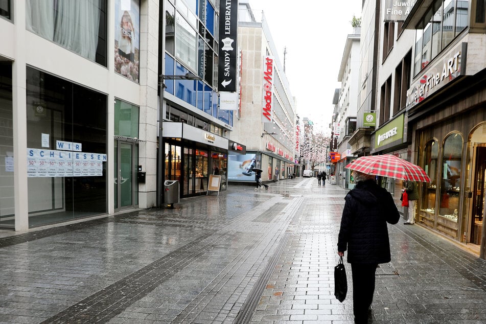 Wetterumschwung in Köln und NRW: Regen fällt, Temperaturen auch