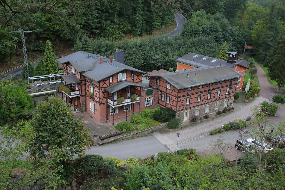 Die Rabenauer Mühle ist ein Hotel- und Restaurantbetrieb, gilt als eines der schönsten Häuser im Wandergebiet des Osterzgebirges.