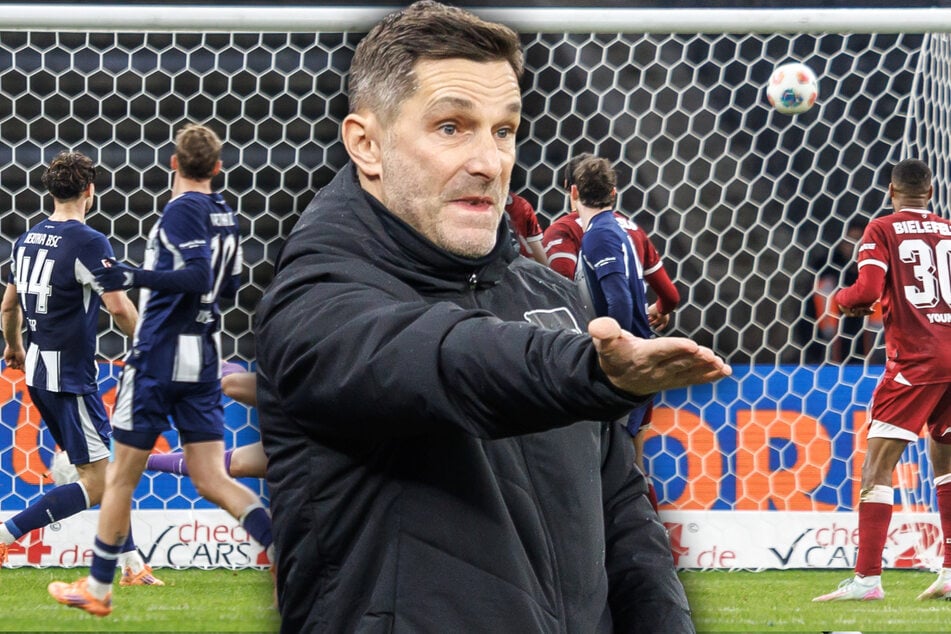 Stefan Leitl (48) sprach nach dem späten 1:1 im Kreis vor versammelter Mannschaft.