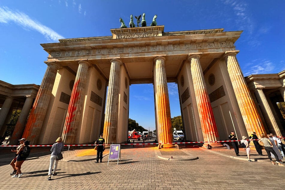 Am 17. September haben Mitglieder der "Letzten Generation" die Säulen des Brandenburger Tors mit Farbe besprüht.