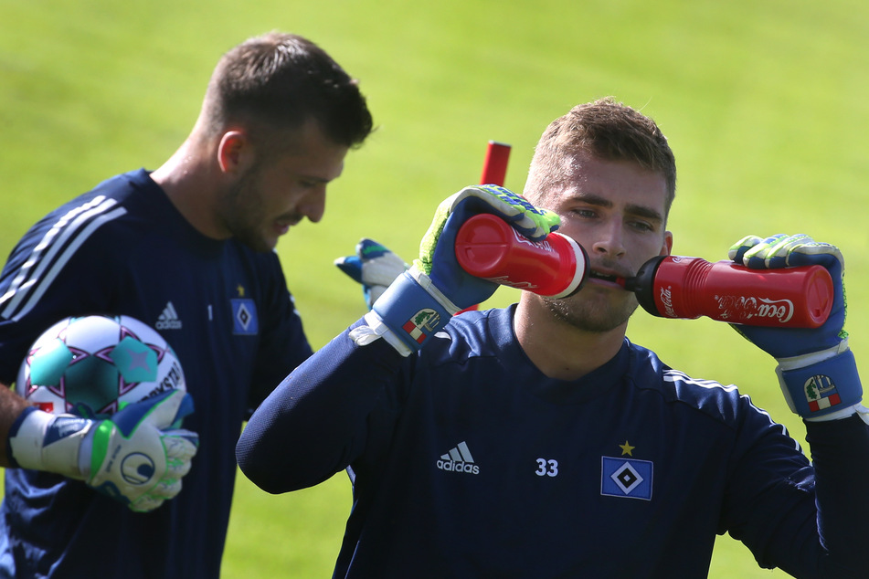 Torwart Julian Pollersbeck wechselt vom HSV zu Olympique Lyon.