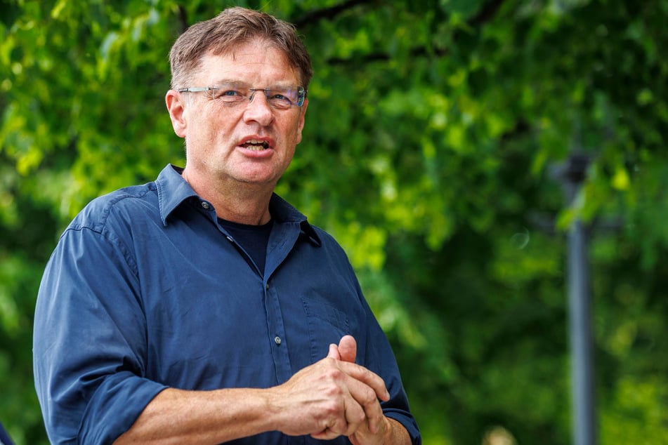 Laut TZ-Fraktions-Chef Holger Zastrow (57) steht die Stadtratsmehrheit für eine vierspurige Brücke.