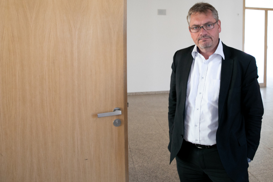 Frank Hannig (49, Freie Wähler) fordert mehr Schutz für die Rathaus-Mitarbeiter.