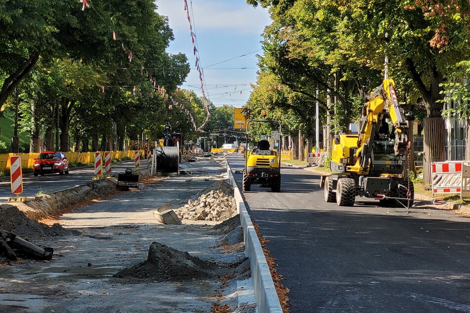 Rund zwei Drittel der stadteinwärtigen Fahrbahn wurden bereits asphaltiert.