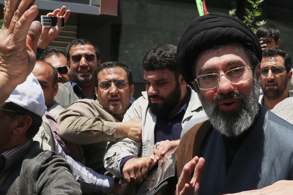 Nahost-Konflikt: Irans neuer oberster Führer will Rache für Kriegsopfer