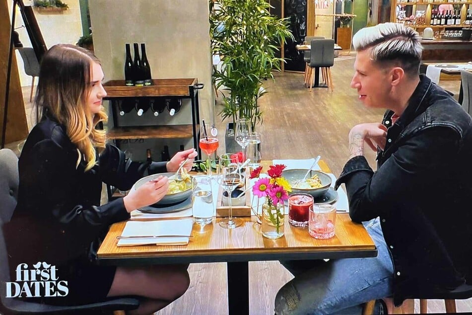 First Dates: "First Dates": Pascal wünscht sich eine Frau mit "Holz vor der Hütte"