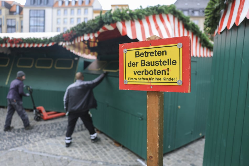Aktuell laufen noch die Aufbauarbeiten, doch bereits ab dem kommenden Dienstag eröffnet der diesjährige Leipziger Weihnachtsmarkt!