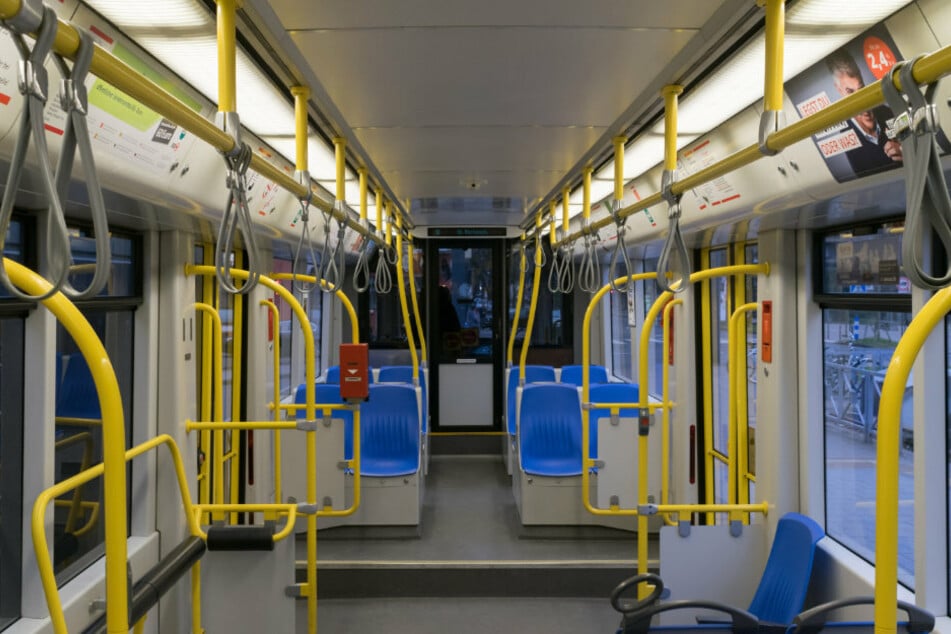 In Chemnitz wurde eine Frau in einer Straßenbahn angegriffen. (Symbolbild)