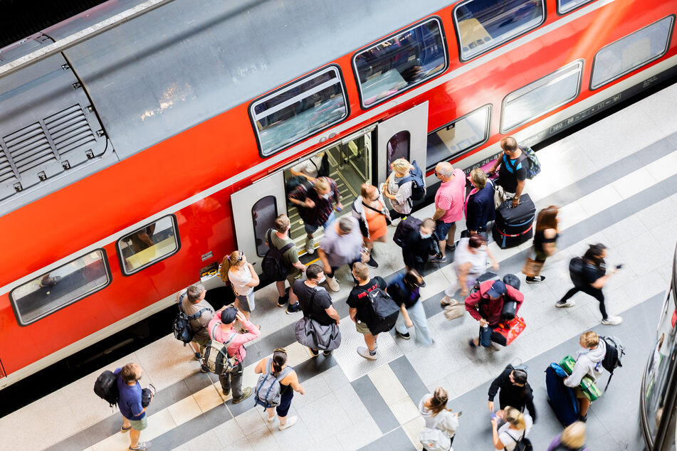 Ein Monat mit 9-Euro-Ticket: NRW-Fahrgastverband Pro Bahn zieht positive Bilanz