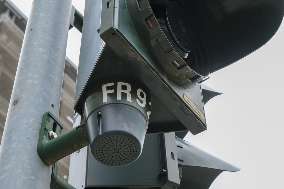 Aus diesen Lautsprechern kommen die akustischen Signale für blinde Menschen. Doch sie funktionieren nicht zuverlässig.