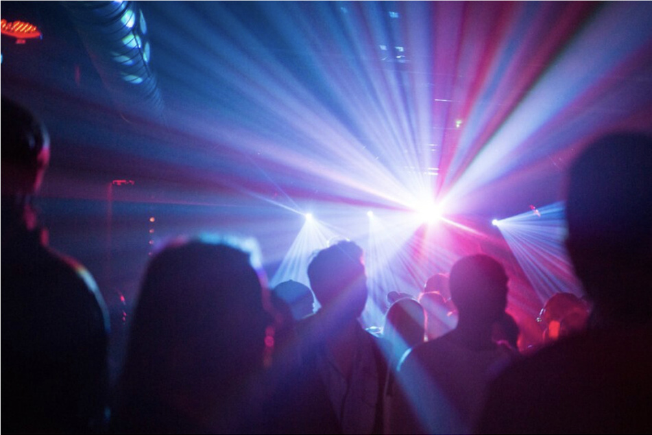 Vor allem jüngere Menschen in Sachsen-Anhalt sind nicht geimpft - deswegen wäre eine 2G-Regelung in Discotheken und Clubs fatal.