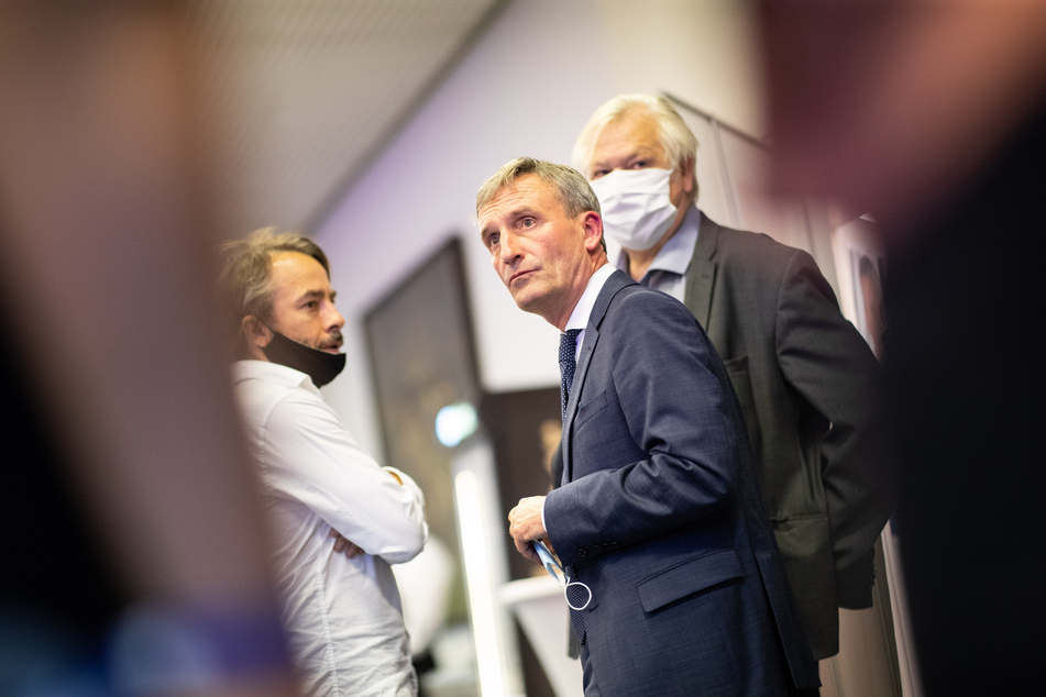 Der Bund der Steuerzahler NRW kritisiert das hochpreisige Abschiedsgeschenk für den abgewählten Düsseldorfer Oberbürgermeister Thomas Geisel (57, SPD).