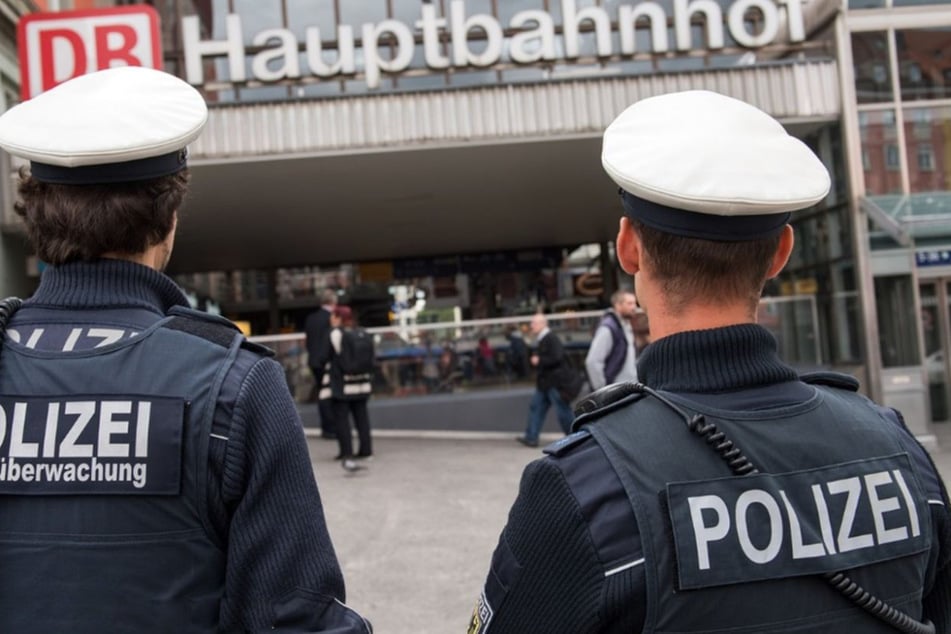 Die Bundespolizei ermittelt nach einem Unfall auf einer Rolltreppe am Hauptbahnhof. (Symbolbild)