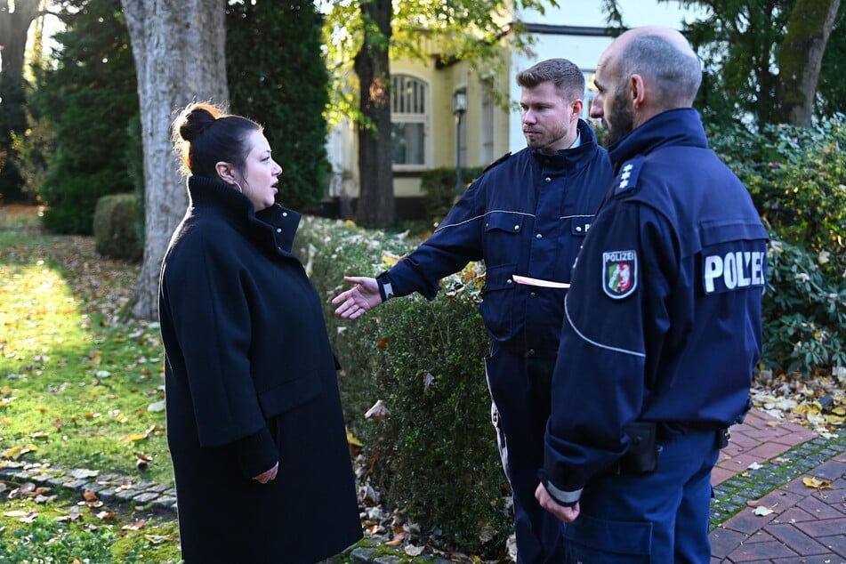 Die Polizei holt Vanessa ab.