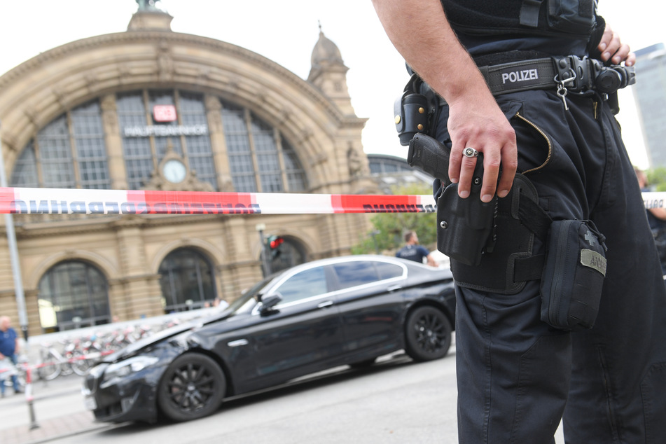 Der Vorfall ereignete sich laut Angaben der Polizei am Samstagabend im Frankfurter Bahnhofsviertel. (Symbolfoto)