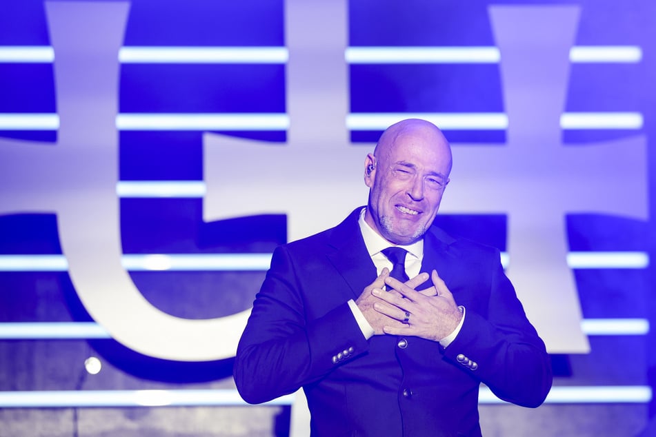 Unheilig-Frontmann Der Graf zeigte sich beim Comeback in Leipzig emotional.