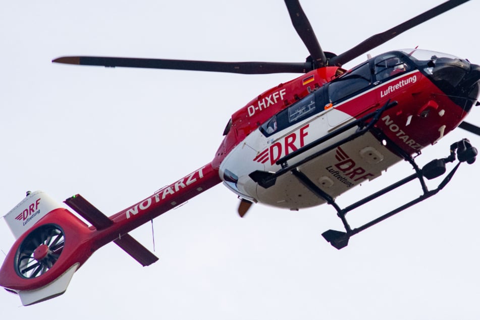 Der 16-Jährige wurde mit einem Rettungshubschrauber ins Krankenhaus geflogen. (Symbolfoto)
