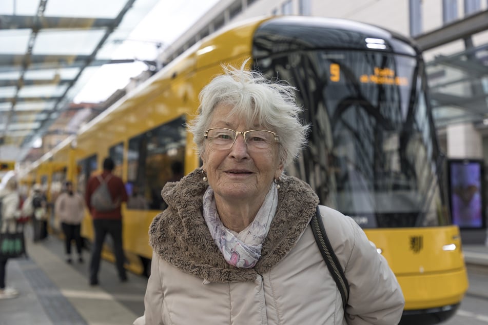 Rentnerin Eva Hempel (88) fühlte sich durch den Ferienfahrplan nicht eingeschränkt.