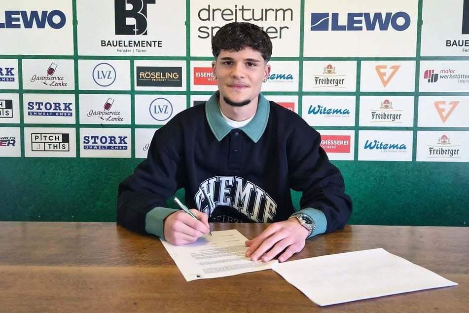 Chemie Leipzig hat Luka Klanac (21) vorerst für die laufende Saison als Stürmer unter Vertrag genommen.