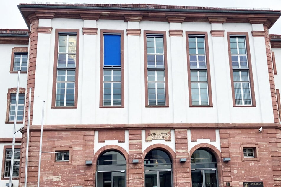 Der Prozess gegen den 69-jährigen Afghanen wird vor dem Landgericht Hanau geführt.