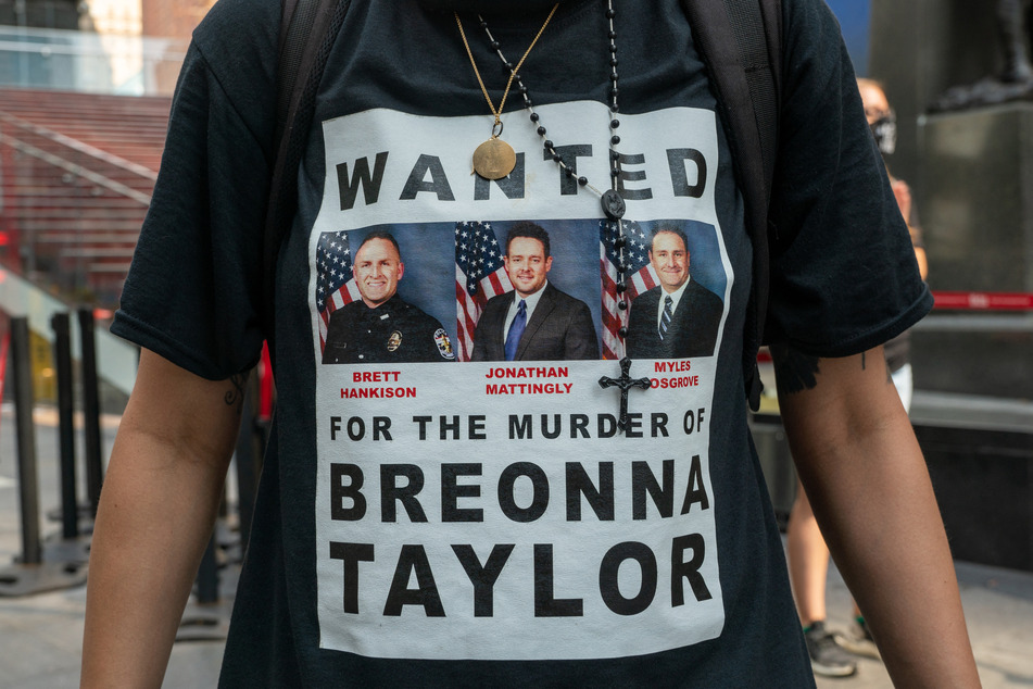 Protesters have demanded the arrests of the officers responsible for the killing of Breonna Taylor.