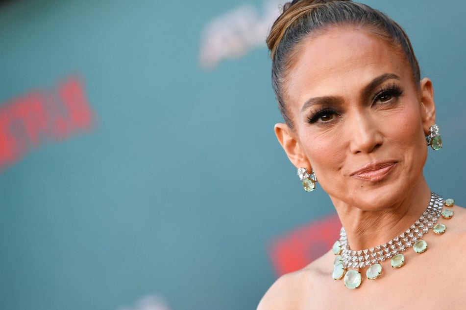 Jennifer Lopez cancels world tour to be with family amid divorce rumors