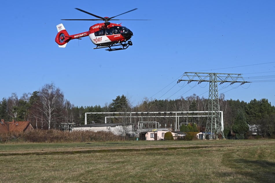 Rettungshubschrauber "Christoph 62" flog den Verunfallten nach Dresden.