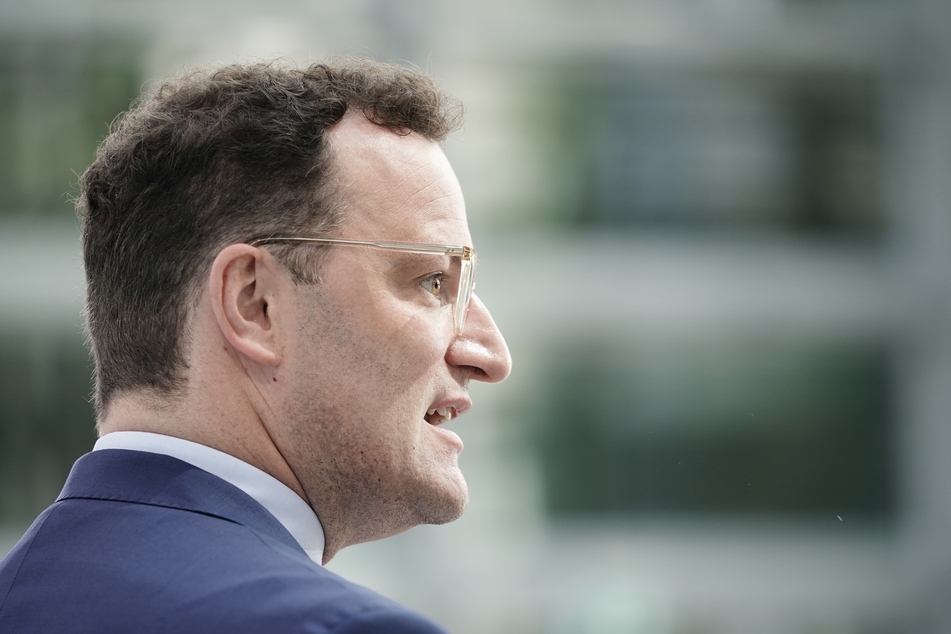 Jens Spahn (CDU), Bundesminister für Gesundheit, spricht bei einer Pressekonferenz zum aktuellen Infektionsgeschehen und zur nationalen Teststrategie in der Bekämpfung der Corona-Pandemie.