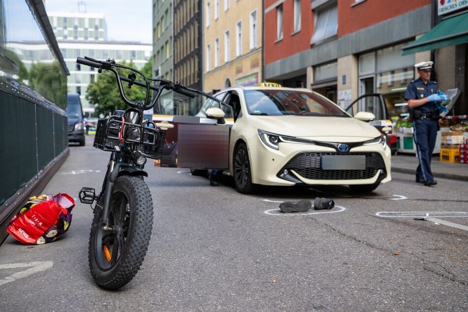 Streit mitten in München eskaliert: Taxi fährt Radfahrer absichtlich an