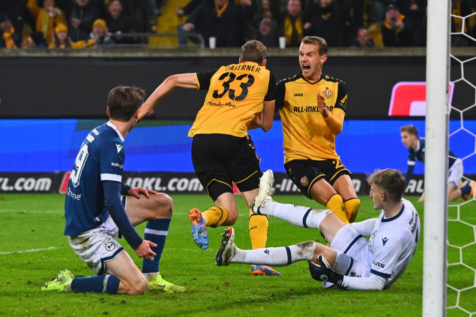 Treffer zur zwischenzeitlichen 2:0-Führung erzielt! Dynamos Top-Stürmer Christoph Daferner (26, M.) hat seine Fähigkeiten als Torjäger einmal mehr unter Beweis gestellt.