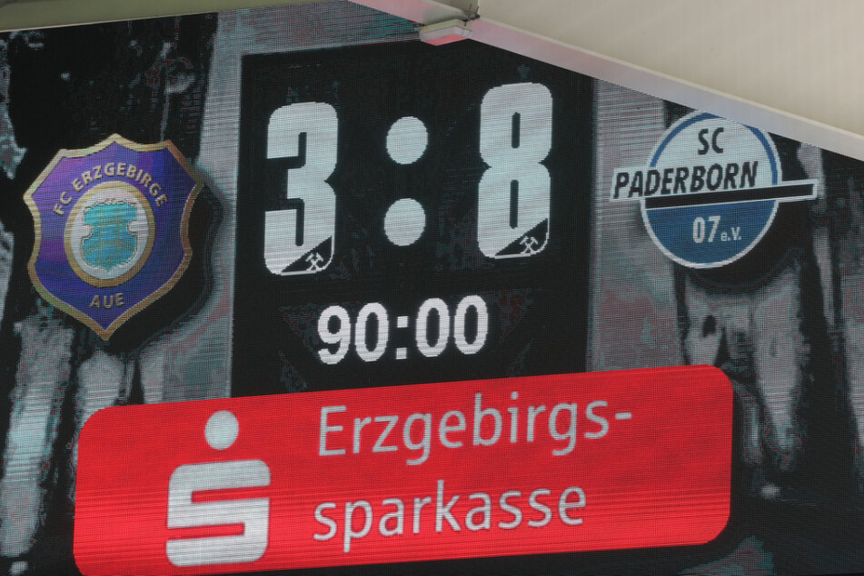 3:8! So ein Ergebnis stand wohl noch nie auf der Anzeigetafel im Erzegbirgsstadion.