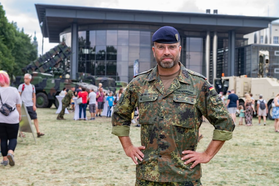 Oberstleutnant Robert Habermann (53) blickt trotz der Aufregung ums mitgebrachte Patriot-Gerät positiv aufs Wochenende.