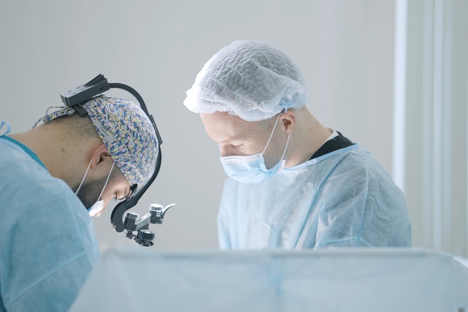 Weil er mit seinem Penis unzufrieden war, setzte sich der Anfang 40-Jährige (nicht im Bild) gleich fünf Operationen aus.