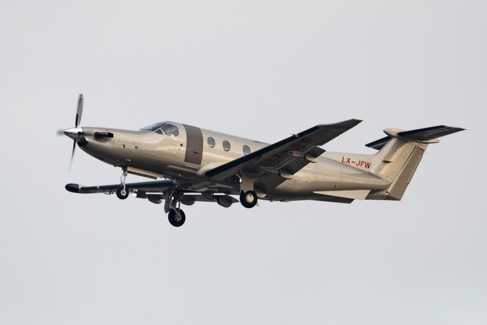 Eine Pilatus PC-12 wie diese stürzte am Freitag über Nevada ab. Das Turboprop-Flugzeug kommt häufig bei medizinischen Flügen zum Einsatz. (Symbolbild)