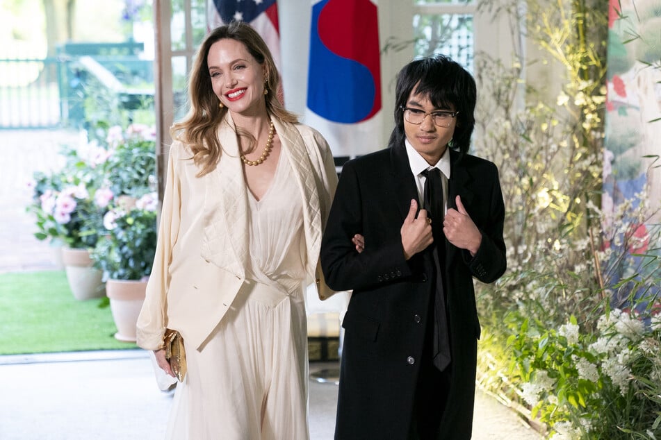 Maddox Jolie-Pitt (24) im Jahr 2023 mit seiner Mutter Angelina Jolie (50).