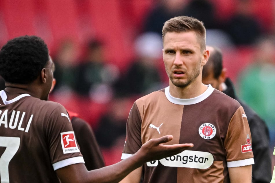 FCSP-Innenverteidiger Karol Mets (31, r.) will sich nicht ans Verlieren gewöhnen.