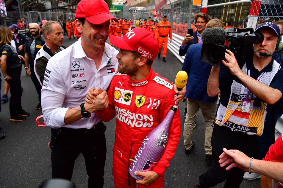 Toto Wolff (52, l.) und Sebastian Vettel verstanden sich schon zu dessen Ferrari-Zeiten gut - arbeiten sie ab dem kommenden Jahr zusammen?