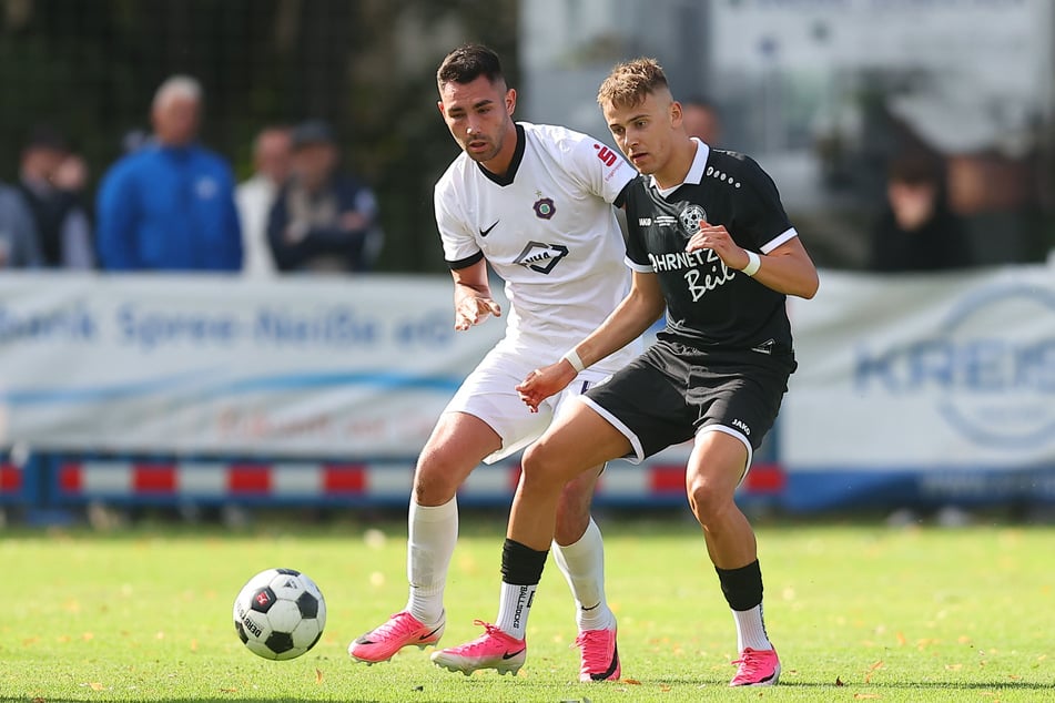 Daniel Fisl (26, l.) gab in Weißwasser einen gelungenen Einstand.