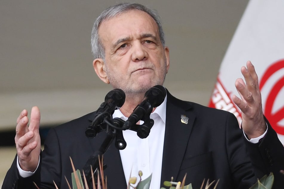 Irans Präsident Massud Peseschkian (71) geht einen ungewöhnlichen Weg.