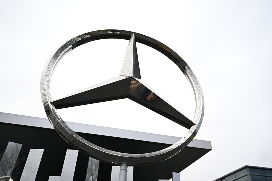 Der Stuttgarter Autobauer steht auch durch die wirtschaftlichen Angriffe aus China und den USA unter Druck. (Archivbild)