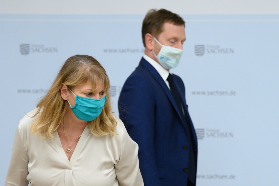 Ministerpräsident Michael Kretschmer und Gesundheitsministerin Petra Köpping tauschten sich über schärfere Maßnahmen aus.