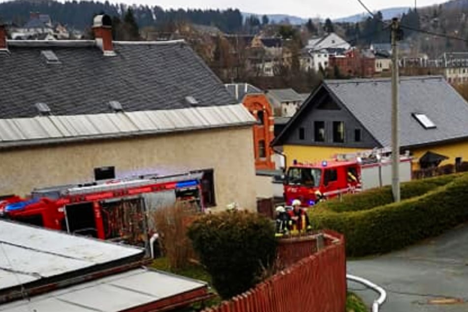 Holzofen explodiert im Vogtland: 15.000 Euro Schaden