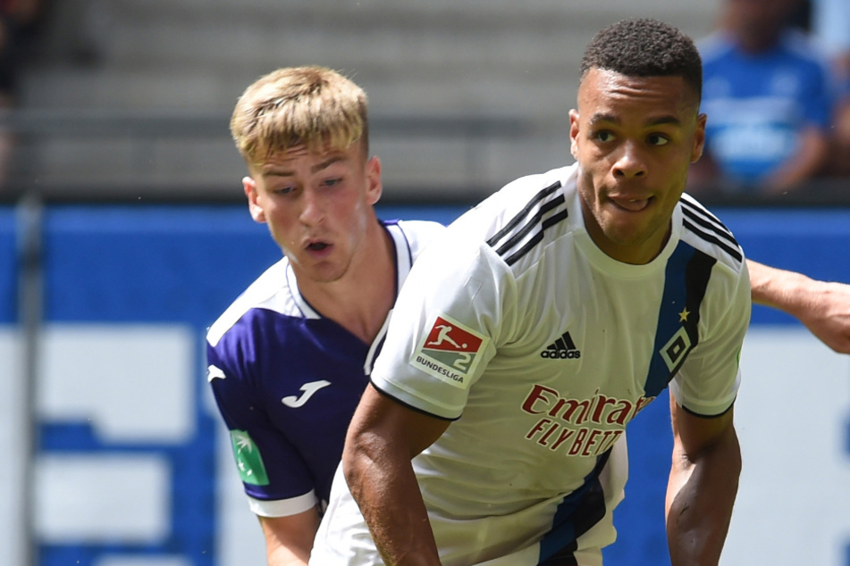 Jan Gymareah (25, r.) will nicht nur für den HSV spielen. (Archivbild)