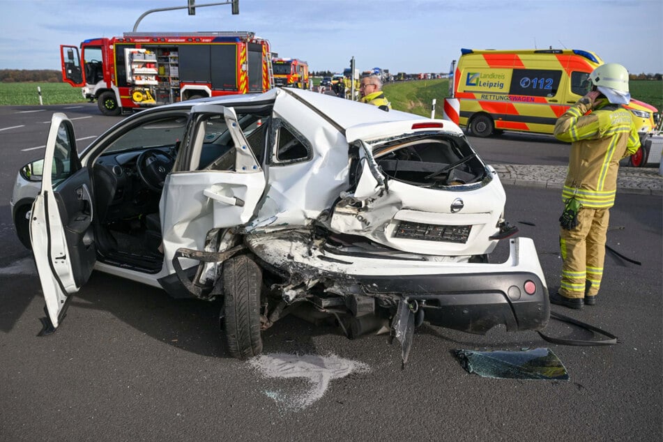 Bei dem Unfall wurden mehrere Personen verletzt.