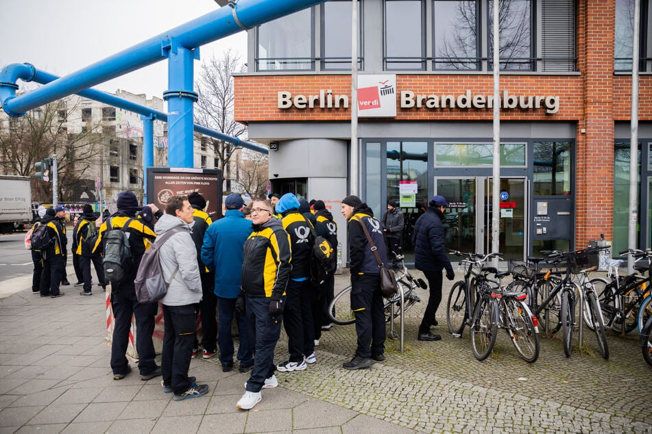 Berlin: Verdi-Warnstreik ausgeweitet: Postmitarbeiter in Brief- und Paketzentren sollen Arbeit niederlegen
