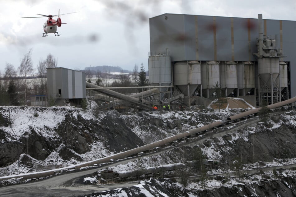 Tödlicher Unfall im Tagebau: Arbeiter wird von Gestein verschüttet