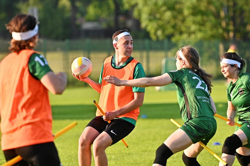 Mit dem Volleyball können Tore erzielt werden.
